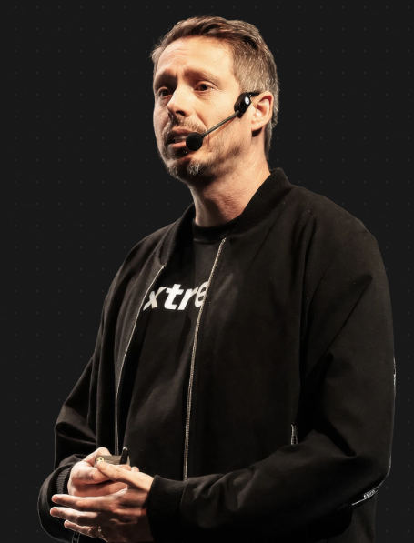 Retrato de Ramon Tessmann, Estrategista de negócios e mentor empresarial da Altitude Contabilidade